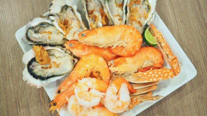 บุฟเฟ่ต์นานาชาติพร้อมกุ้งเผาที่ Novotel Impact เมืองทอง