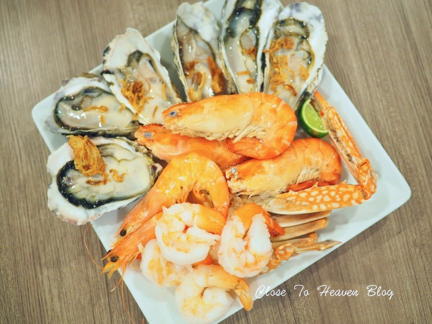 บุฟเฟ่ต์นานาชาติพร้อมกุ้งเผาที่ Novotel Impact เมืองทอง