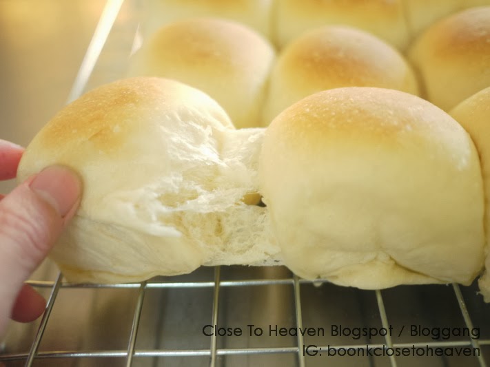 Soft Milk Rolls ขนมปังโรลนมสดนุ่ม ๆ