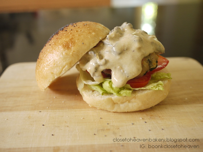 Homemade Whole Wheat Pork Burger สูตรทำ เบอร์เกอร์ กินเองที่บ้าน