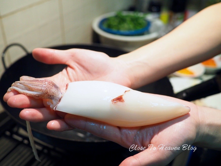ปลาหมึกผัดไข่เค็ม Salted Egg Yolk Squids