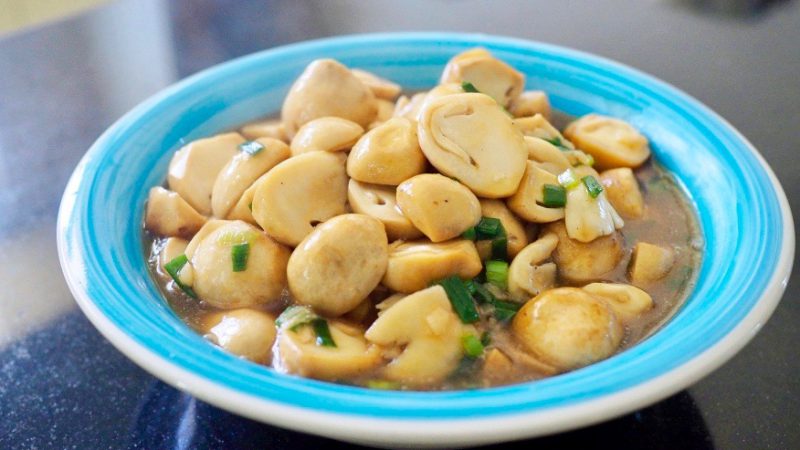 เห็ดผัดน้ำมันหอย Sitr-fried Mushrooms in Oyster Sauce