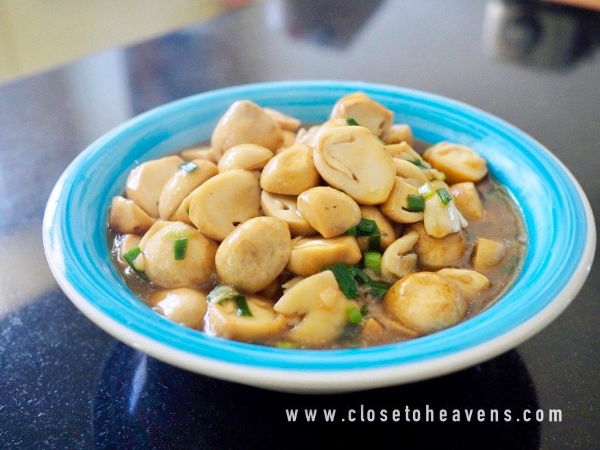 เห็ดผัดน้ำมันหอย Sitr-fried Mushrooms in Oyster Sauce