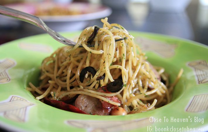 Spaghetti Aglio e Olio สปาเก็ตตี้ผัดกระเทียม น้ำมันมะกอก