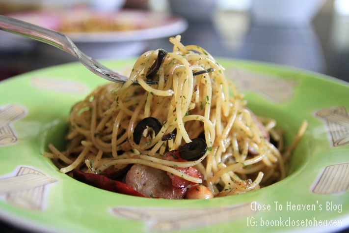 Spaghetti Aglio e Olio สปาเก็ตตี้ผัดกระเทียม น้ำมันมะกอก