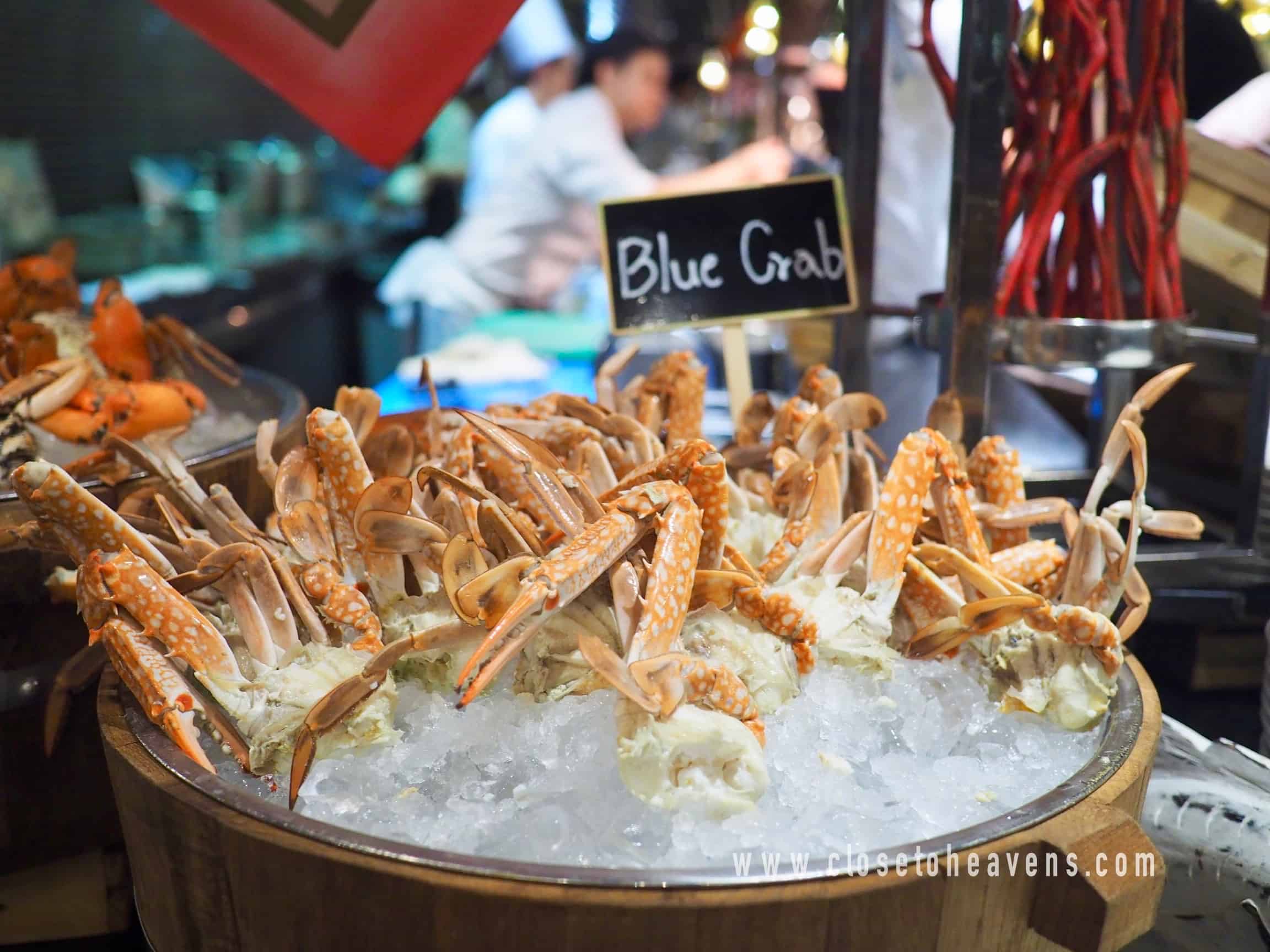 โปรโมชั่น บุฟเฟ่ต์ปู Cut More Crab ที่ Dee Lite, DoubleTree by Hilton